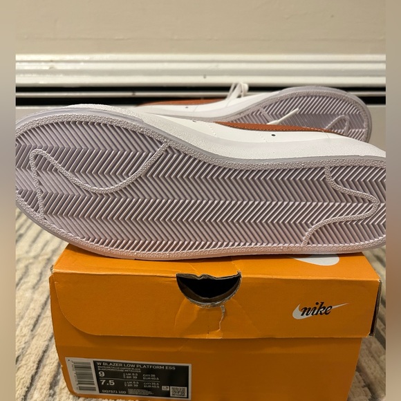 W Nike Blazer Low Platform size 9 - Picture 5 of 5